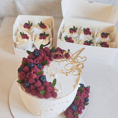 «Пиршество ягод» купить - cаранск.сладкоежкин.рф