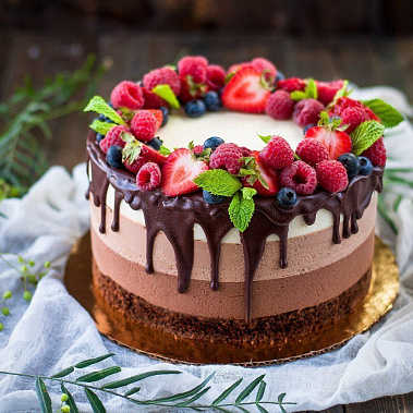 Торт "Три шоколада" купить - cаранск.сладкоежкин.рф