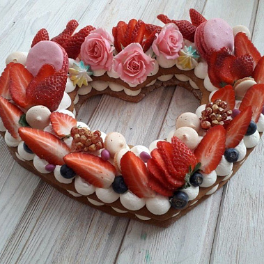 Торт "Клубничное сердце" купить - cаранск.сладкоежкин.рф